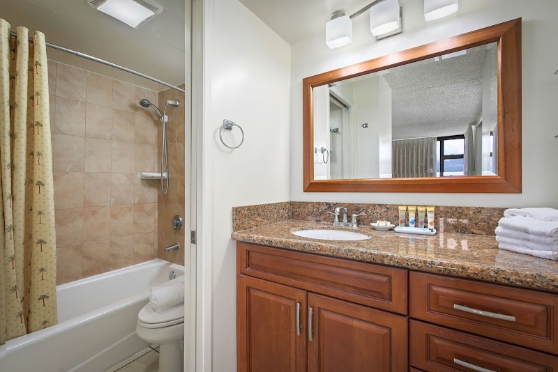 Aston at the Waikiki Banyan photo 4