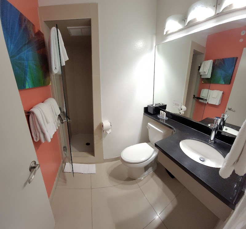 Courtyard by Marriott Waikiki Beach photo 4