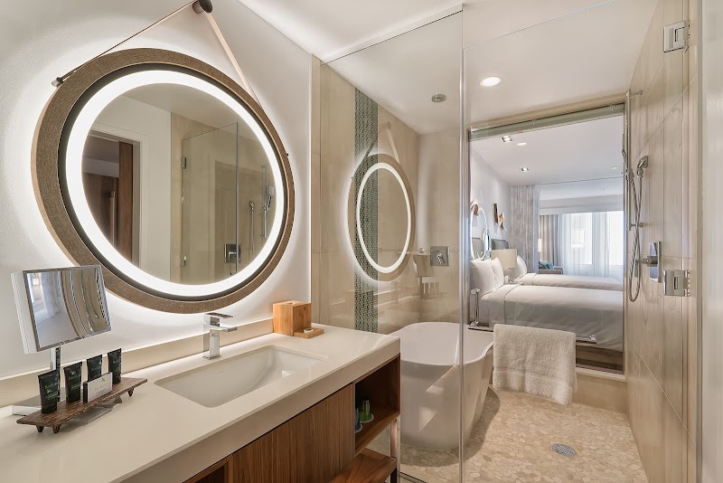 Hyatt Centric Waikiki Beach photo 4