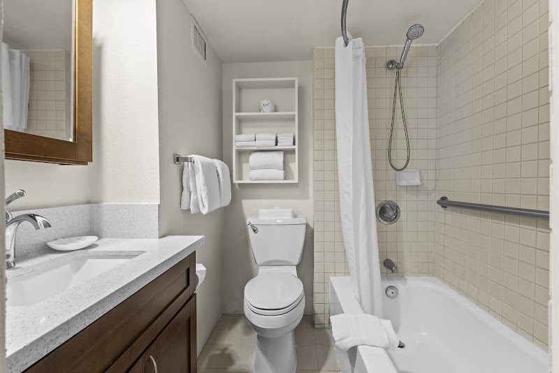 Imperial Hawaiian Resort photo 4