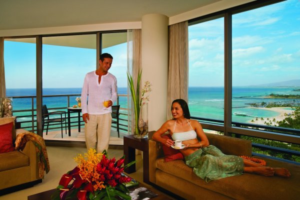 Best Luxury Hotels on Oahu Tile Image