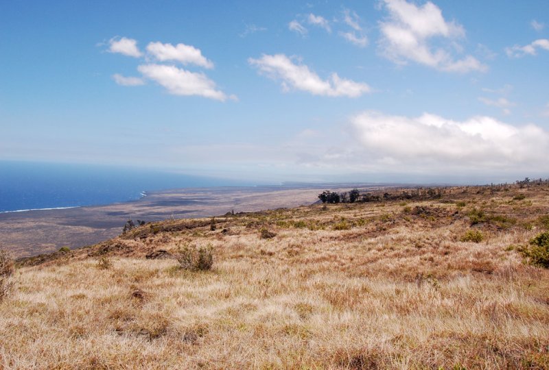 Hōlei Pali coastal view from Kealakomo Overlook — 2,000-foot cliff drop to the sea