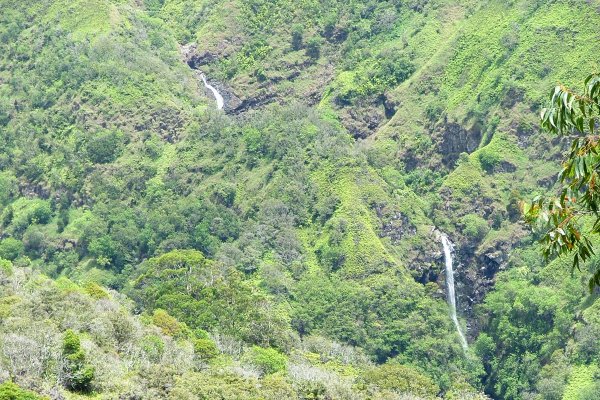 Makamaka’ole Falls Tile Image