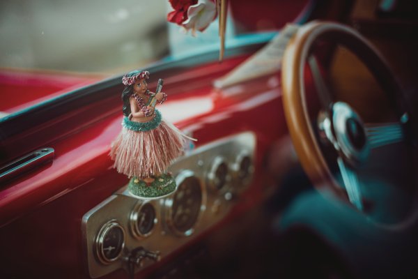 7 of the Best Hawaii Souvenirs to Commemorate Your Vacation Tile Image