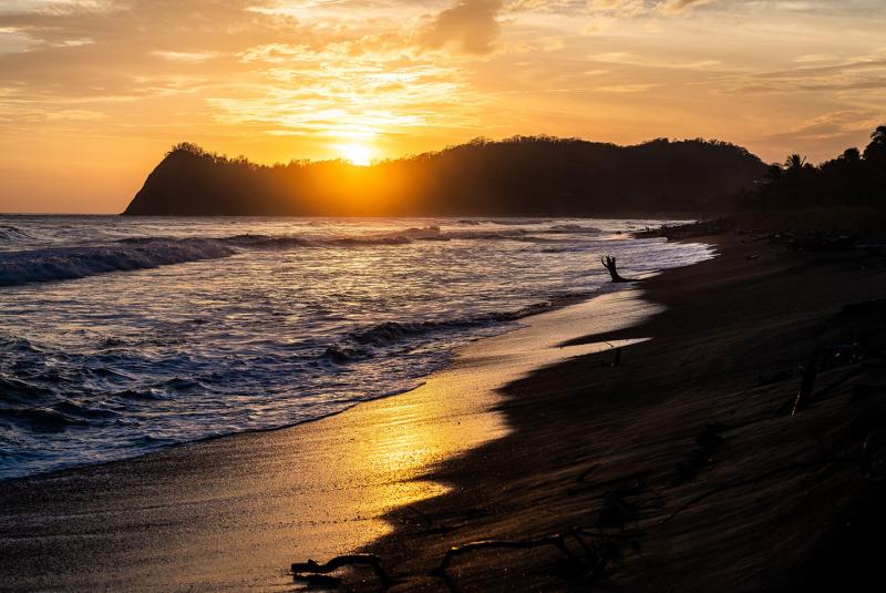 Add These 7 Romantic Stops on Your Hawaiian Honeymoon Itinerary