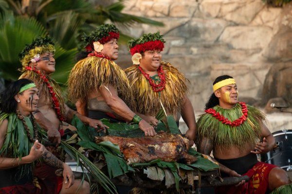 Hawaiian Luaus Tile Image