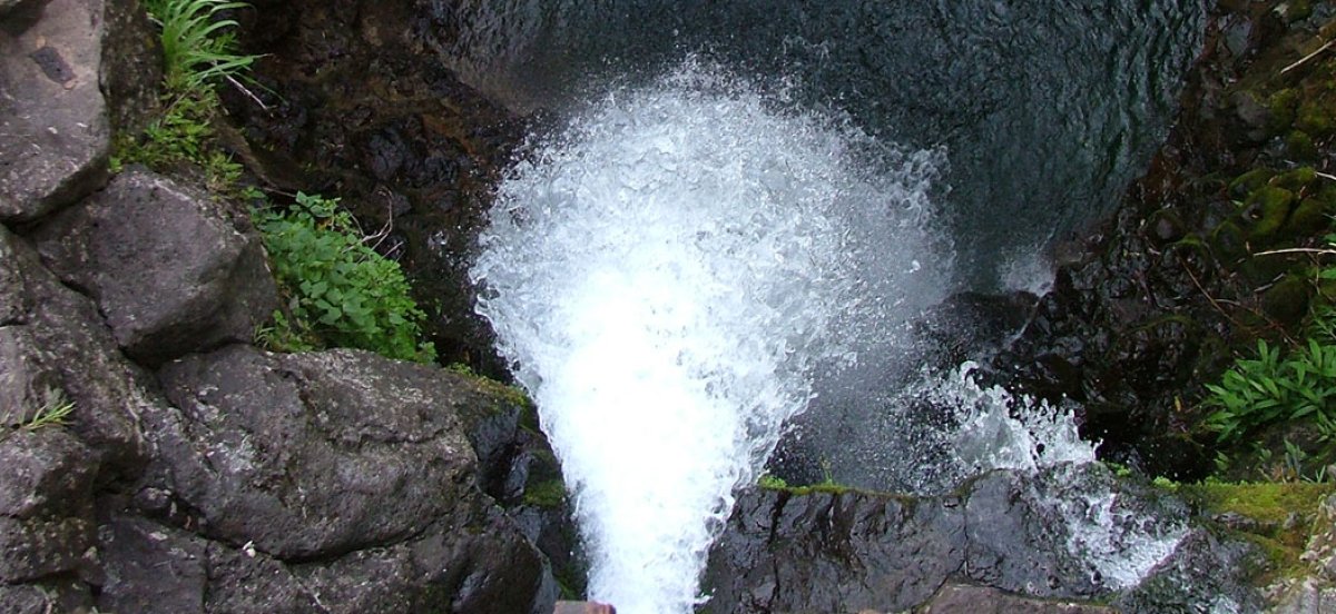 Makapipi Falls