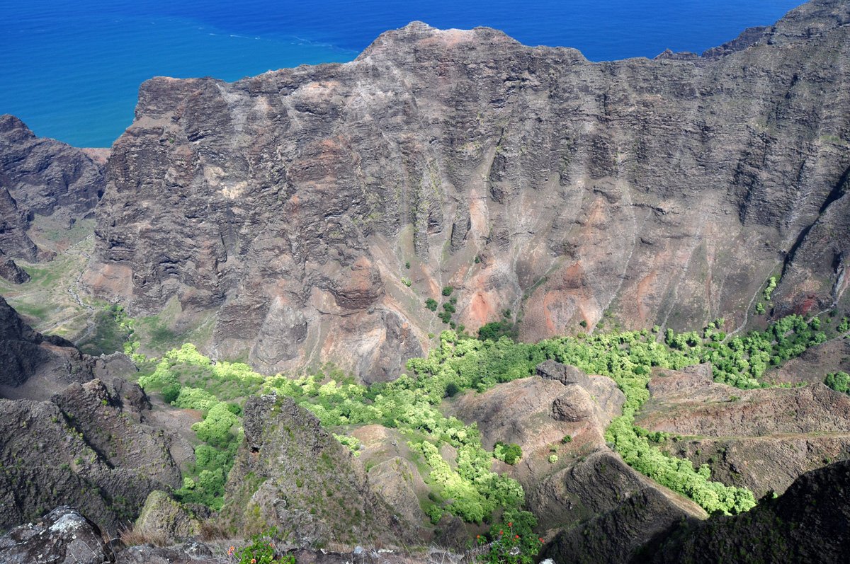 Nualolo Cliff Trail