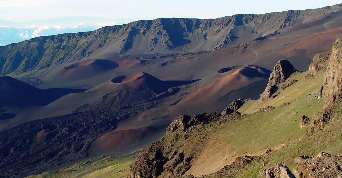 Stunning view of Puu Ulaula Crater
