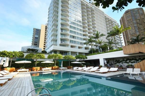 The Modern Honolulu Tile Image