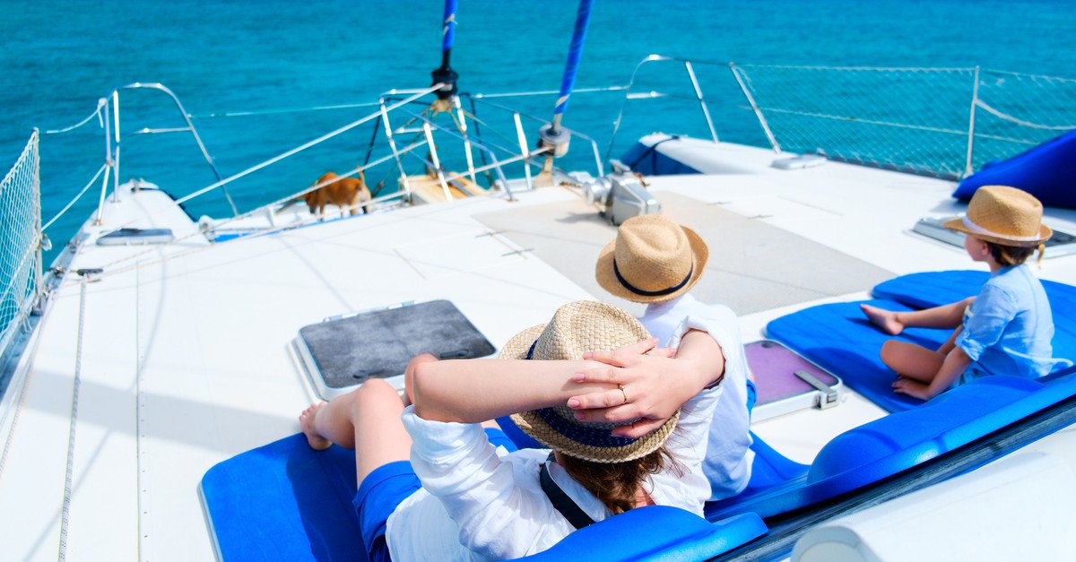 Take a catamaran tour for snorkeling or dinner in Waikiki
