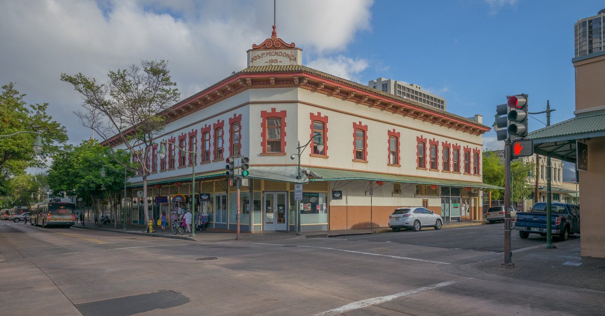 Enjoy a day eating and shopping in Honolulu's Chinatown district.
