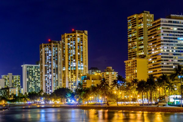 Downtown Honolulu Sights Tile Image