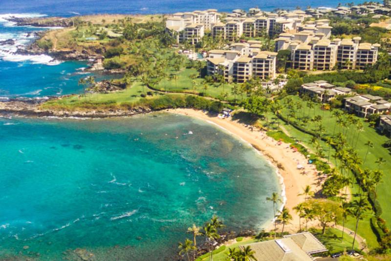 Maui Hawaii - Aiports & Terminals