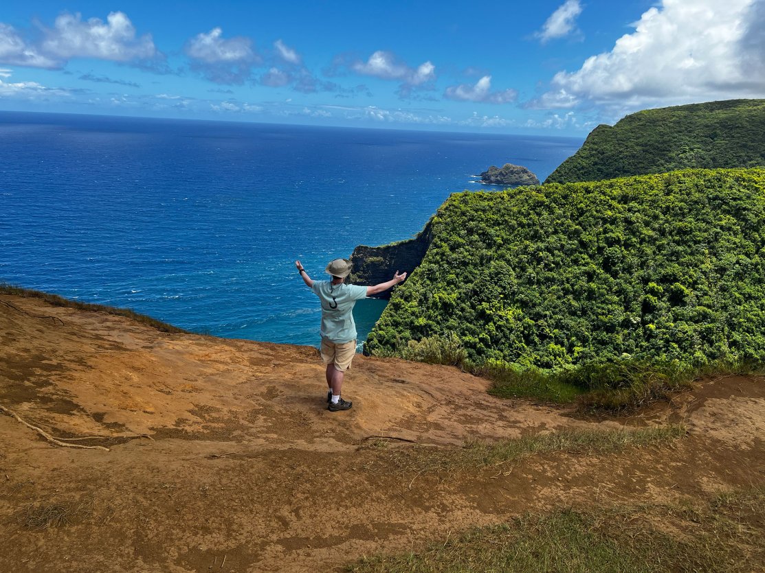 Awini Trail beyond Pololu Valley