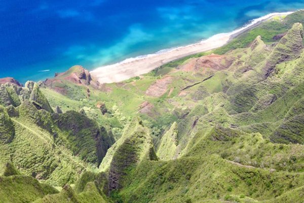 Hawaii Attractions Guide Tile Image