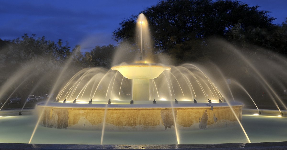 The beautiful fountain at Kapiolani Park
