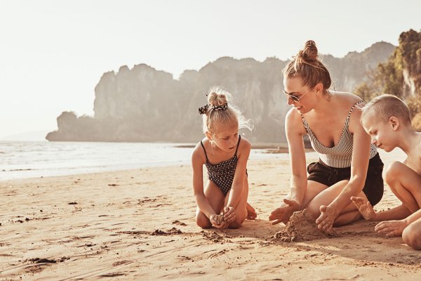 Best Kid-Friendly Activities Maui Tile Image