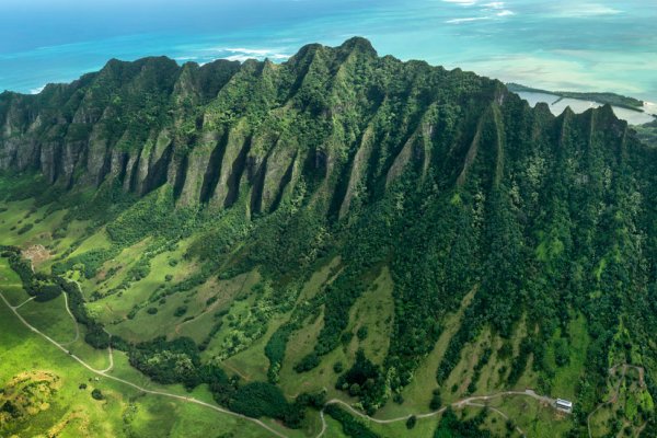 Oahu Must See and Do Tile Image