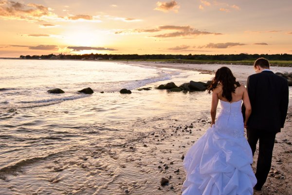 Top Beaches to Get Married on Maui Tile Image
